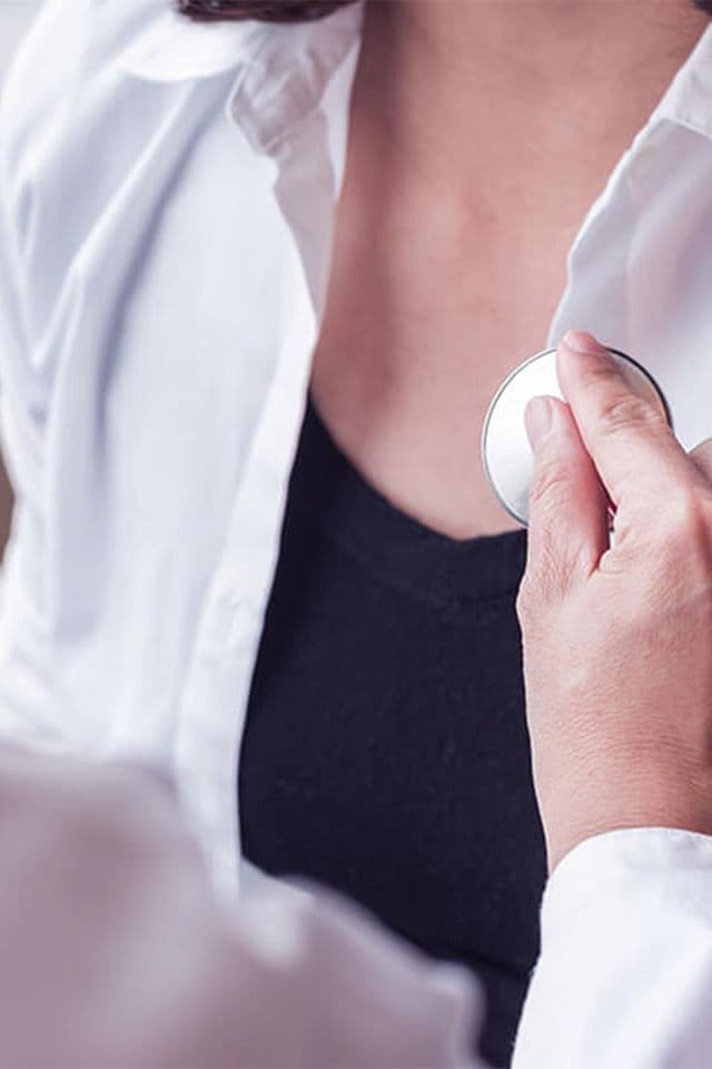 Cai a mortalidade por AVC e doenças do coração entre as mulheres, por conta do acompanhamento médico adequado